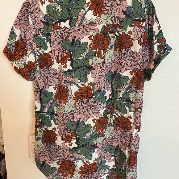 WILDFANG The Empower Short Sleeve Button-Up Shirt
Hydrangea - Picture 10 of 14
